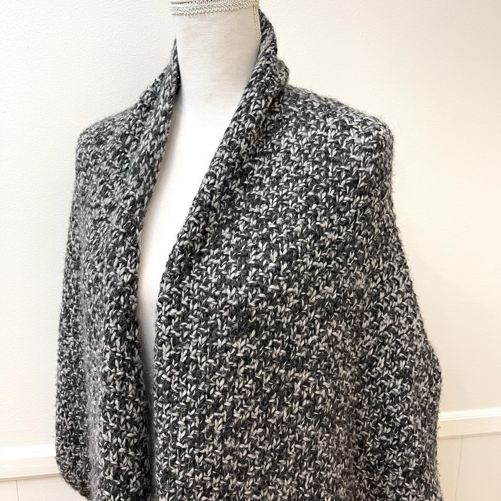 Loft Gray‎ And Black Shrug Sweater Acrylic & Wool XS/S